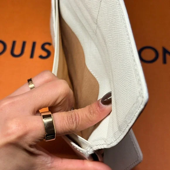 COPY - Authentic Vintage Burberry White and Tan Nova Women's Wallet